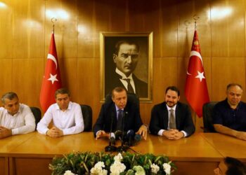 Erdoğan’ın “darbe tiyatrosunda” söylediği yalanlar