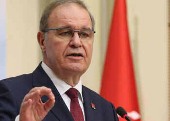 CHP sözcüsü Faik Öztrak: Allah’a çok şükür evlatlarımıza evdeki paraları sıfırla talimatı hiç vermedik!