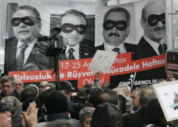 Hukukçular:17/25 Aralık dosyaları yeniden açılmalı