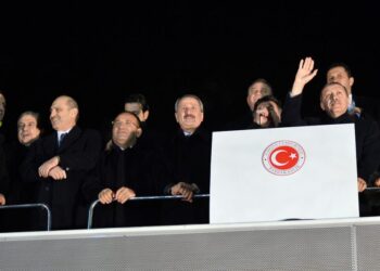 Erdoğan Bayraktar: ‘Bağımsız bir savcı araştırsın, Yüce Divan’a gitmekten korkmam’