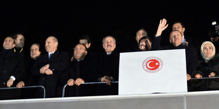 Erdoğan Bayraktar: ‘Bağımsız bir savcı araştırsın, Yüce Divan’a gitmekten korkmam’