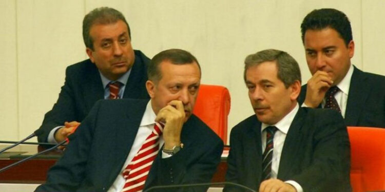 AKP’nin kurucularından Abdullatif Şener: “17/25 Aralık’ta her şey ortaya döküldü” 