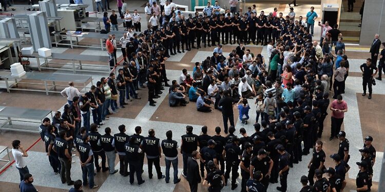 “17-25 Aralık Yiğitleri” bir bayramı daha tutsak geçiriyor