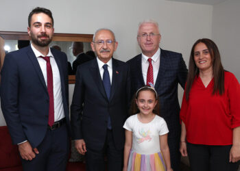 Kılıçdaroğlu, Memur Teoman’ı ziyaret etti
