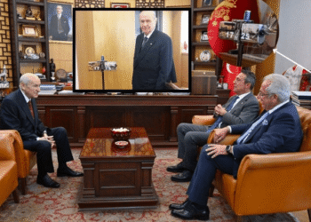 Bahçeli’nin 17/25 Takviminin İki Yılı: Sembolik Şantajdan Sessiz Kaldırılışa