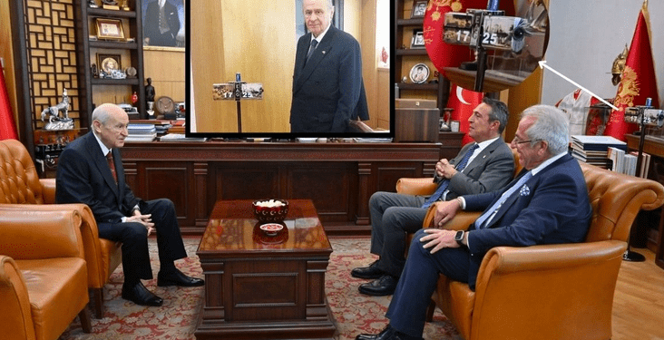 Bahçeli’nin 17/25 Takviminin İki Yılı: Sembolik Şantajdan Sessiz Kaldırılışa